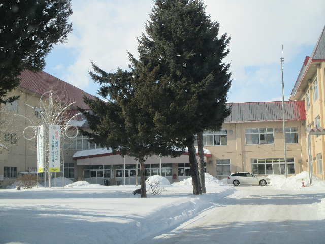 中学校　帯広市立帯広第二中学校（中学校）まで436m