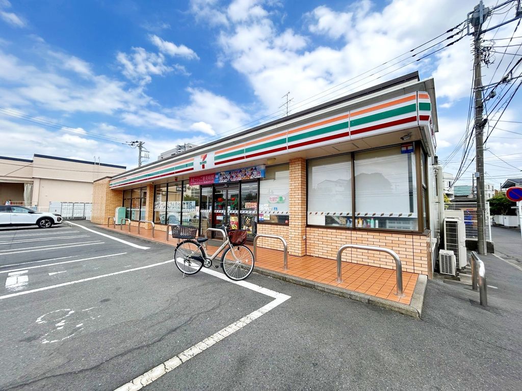コンビニ　セブンイレブン相模原東林間3丁目店（コンビニ）まで240m