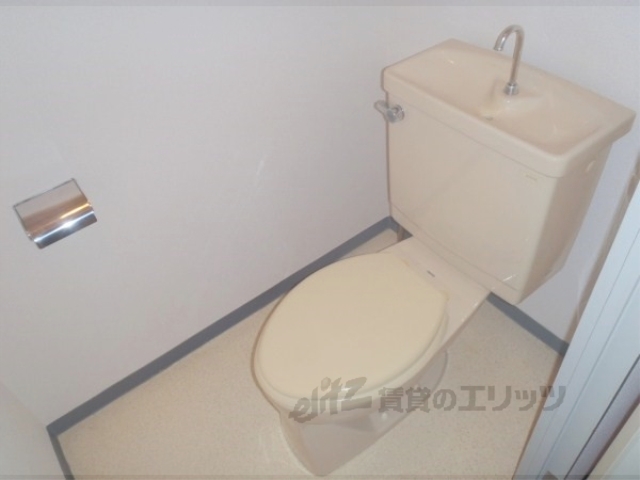 トイレ　風呂・トイレ別となっております。