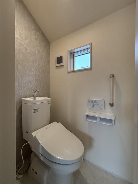 トイレ　温水洗浄便座付です！