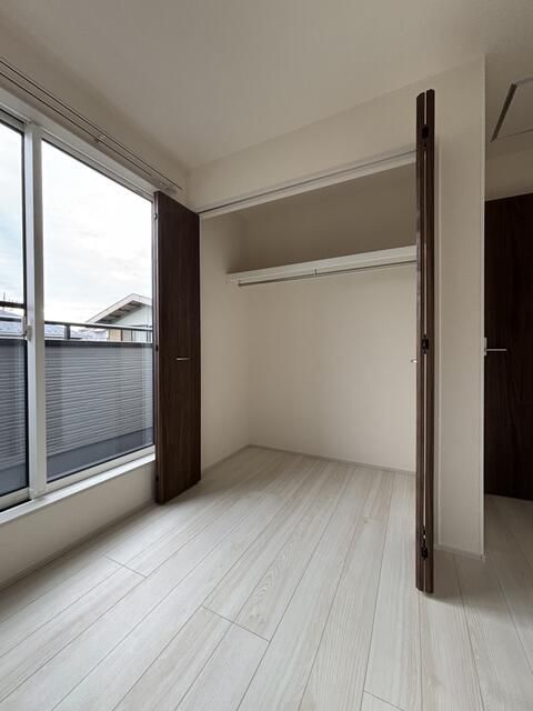 その他設備　衣類や小物整理がラクラク♪高さのあるクローゼット！