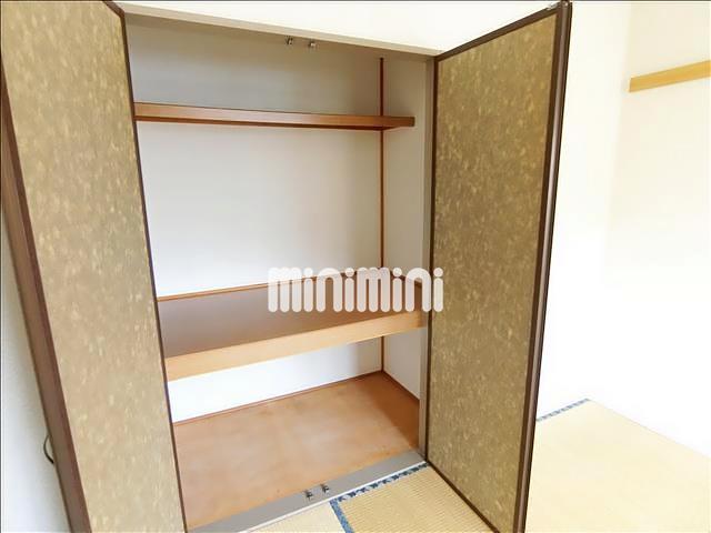 収納　和室には押入付きです。