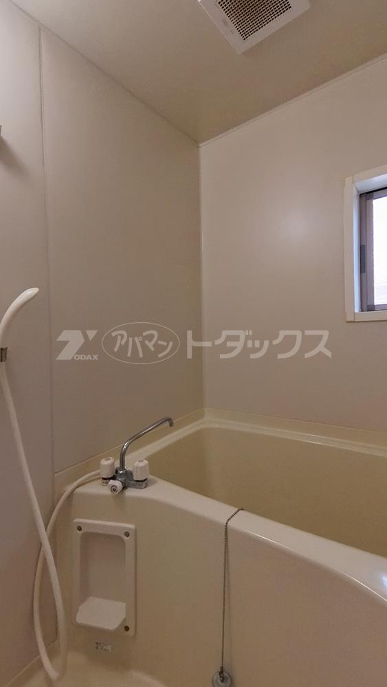 バス・シャワールーム　同じ間取りの同じ階の別のお部屋の写真です