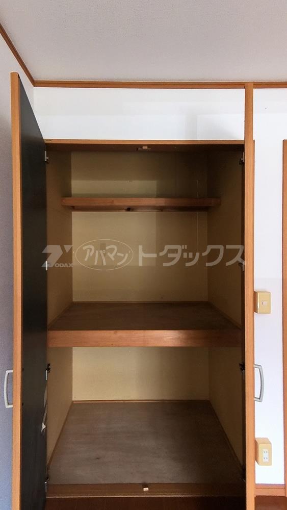 収納　同じ間取りの同じ階の別のお部屋の写真です