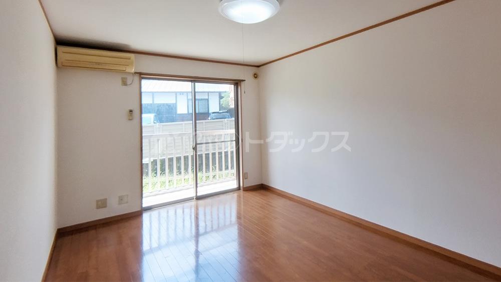 居室・リビング　同じ間取りの同じ階の別のお部屋の写真です