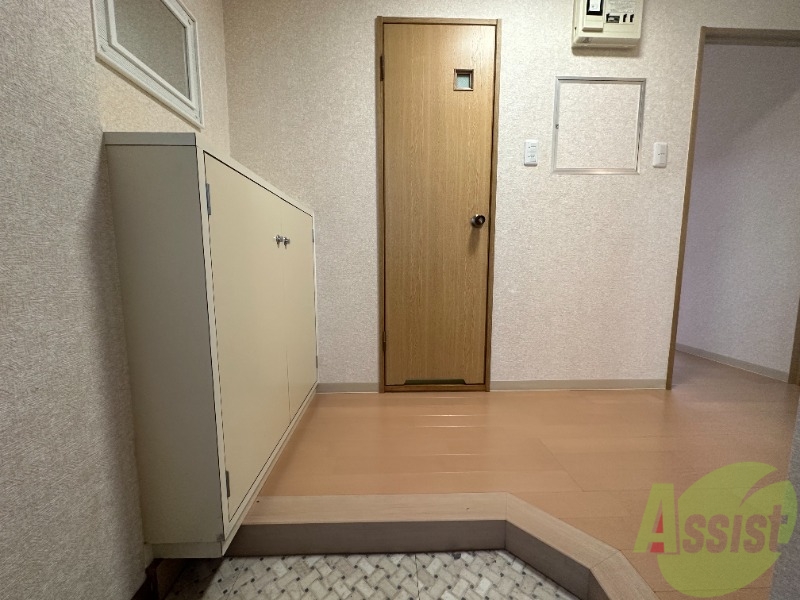 玄関　玄関からの様子です。広いので急いでいるときも問題なしですね