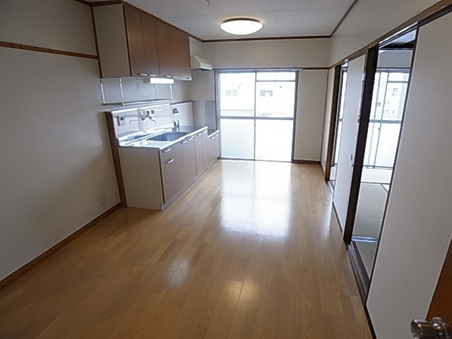 居室・リビング　ご家族・お子様とご一緒でも十分な広さ