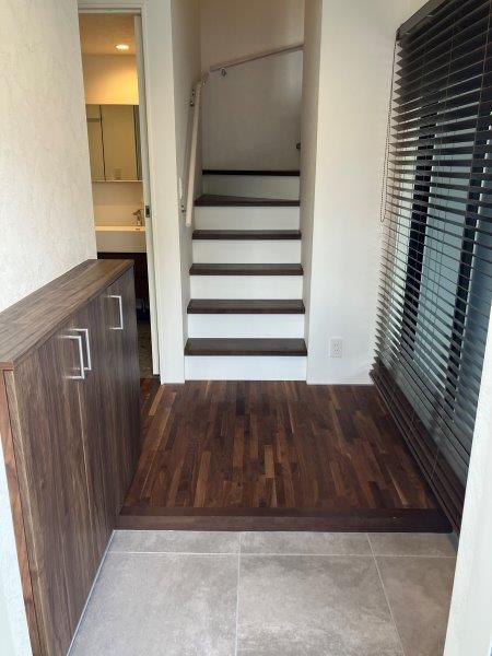 玄関　玄関　下足入