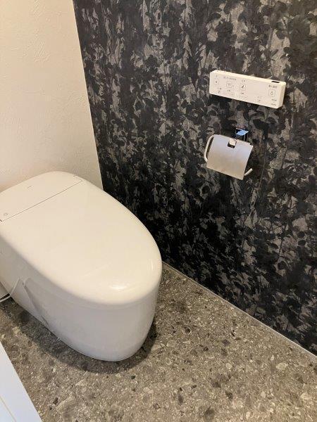 トイレ　２階トイレ　温水洗浄暖房便座