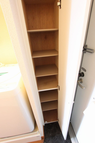 玄関　写真は別室のものになります