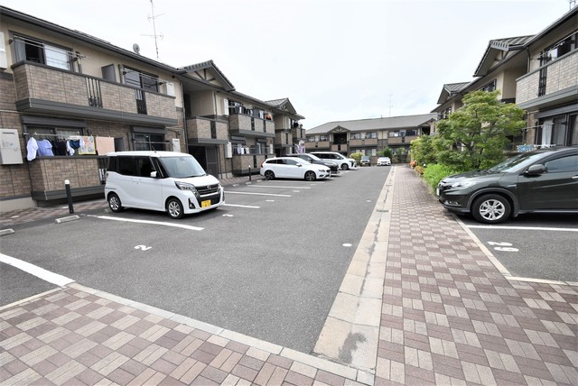 駐車場　駐車場