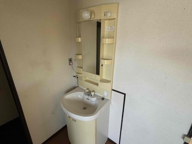 洗面設備　コンパクトで使いやすい洗面所