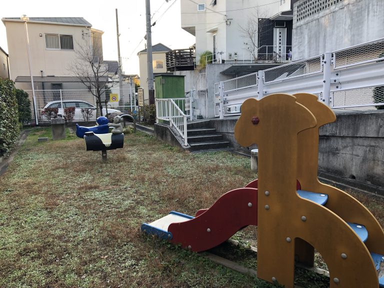 公園　上野東2丁目第4公園（公園）まで647m