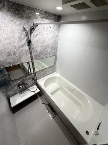 バス・シャワールーム　★追炊き・浴室乾燥機付きのお風呂★