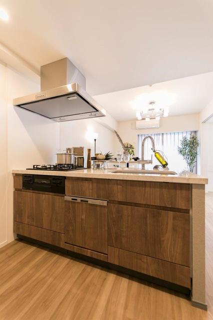 キッチン　※写真は同タイプ住戸です。