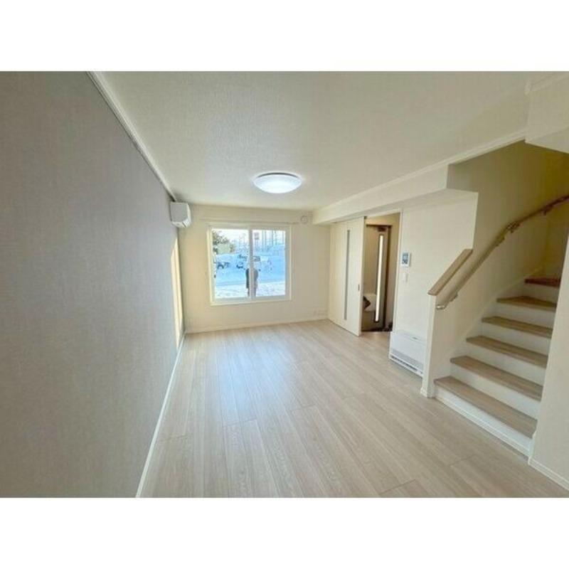 居室・リビング　広々リビングスペースございます！