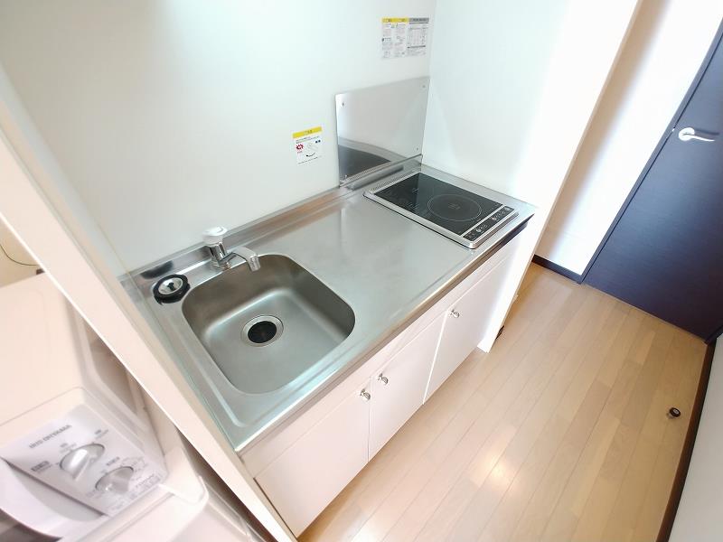 キッチン　キッチン：2口電気コンロ