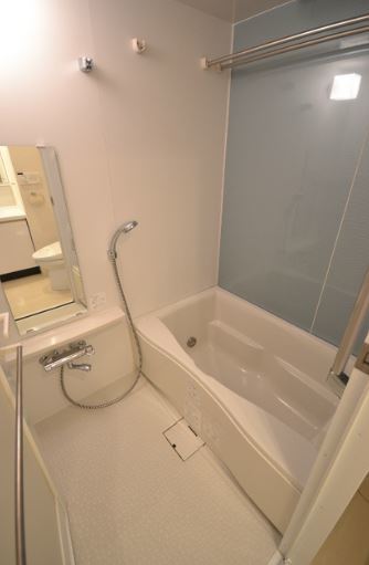 バス・シャワールーム　※別部屋参考写真