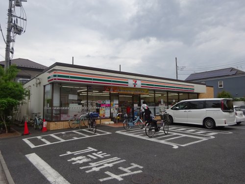 コンビニ　セブンイレブン江戸川篠崎町７丁目店（コンビニ）まで110m
