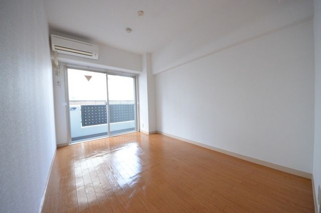 居室・リビング　☆広々とした洋室☆