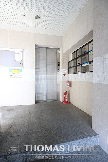 ロビー　エレベーター。