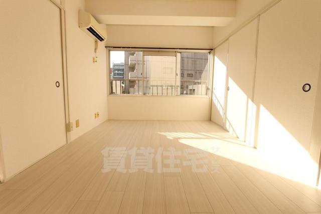 地下鉄千日前線 日本橋駅 徒歩2分 6階建 築41年の居間写真
