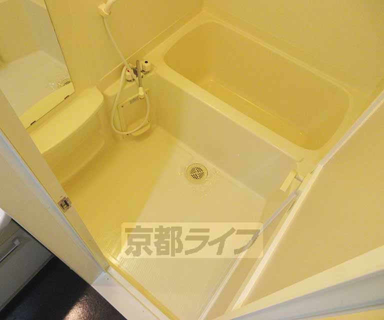 バス・シャワールーム　リラックスできるバスルーム・