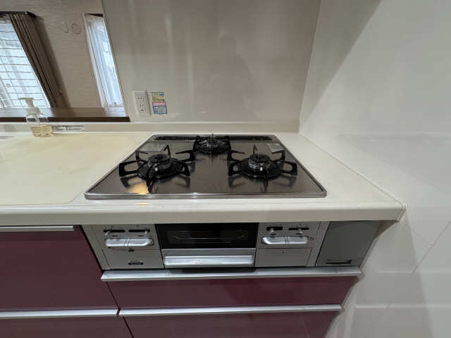 キッチン　3口ガスコンロ