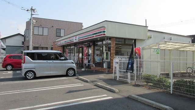 コンビニ　セブンイレブン東今泉店（コンビニ）まで140m