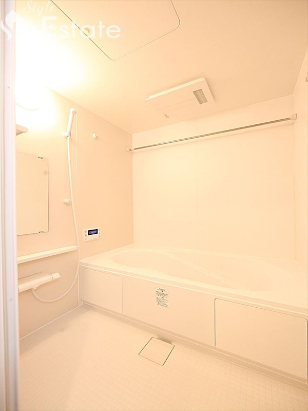 バス・シャワールーム　バスルーム