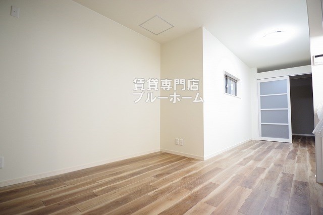 居室・リビング　10.6帖の広いリビングです！