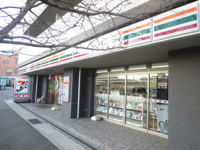 コンビニ　セブンイレブン（コンビニ）まで955m