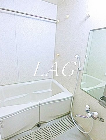 バス・シャワールーム　お風呂(同仕様)です。