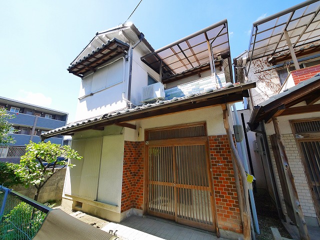 建物外観　レトロな外観です。