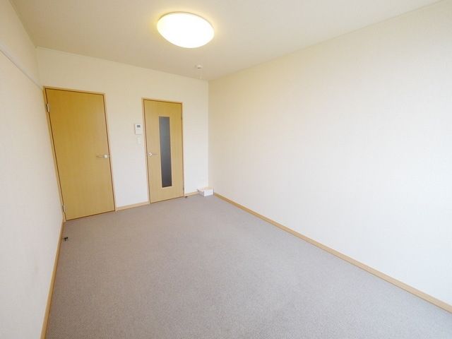 居室・リビング　★広々洋室★