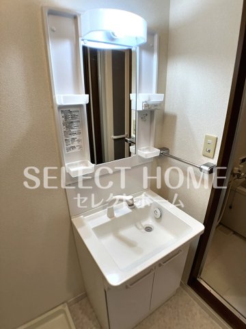 洗面設備　独立洗面台です