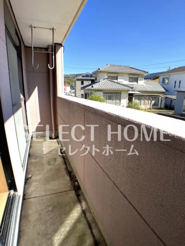 バルコニー　外からの目が気にならないバルコニーで洗濯物が干せます