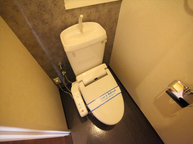 トイレ　温水洗浄便座付トイレ