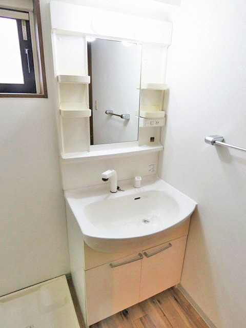 洗面設備　シャワードレッサー付きです！