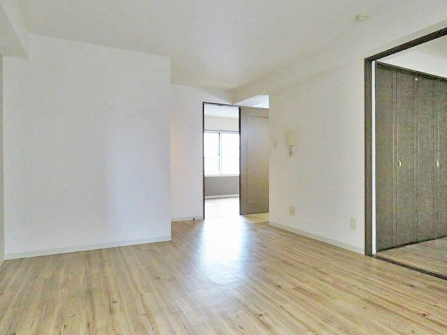 居室・リビング　14.2帖の広々としたリビングです！