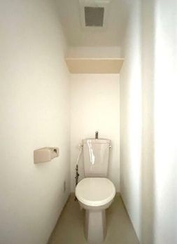 トイレ　※同仕様写真含む