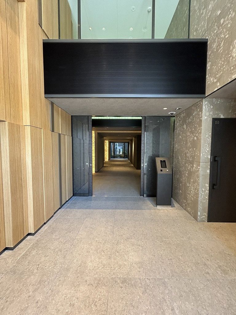 玄関　エントランス