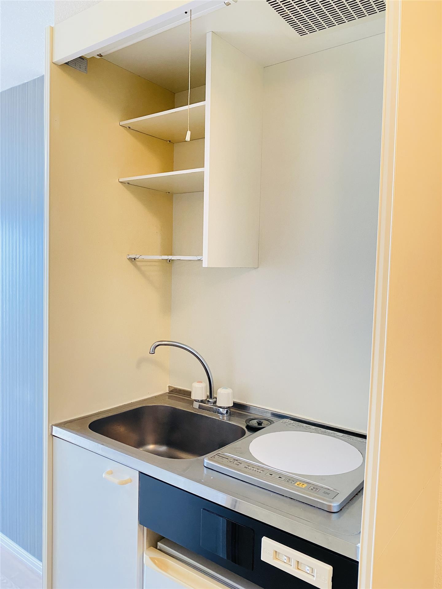 キッチン　同物件別部屋の写真です。
