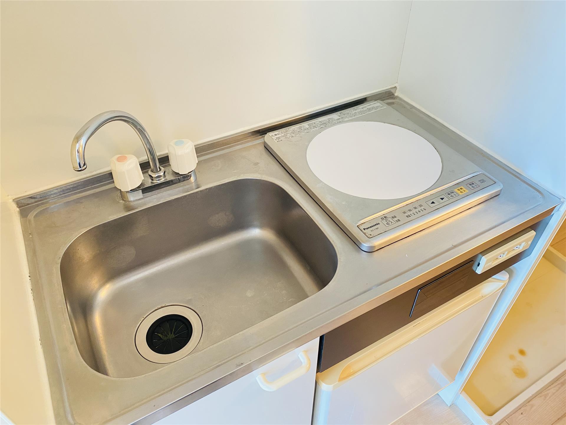 キッチン　同物件別部屋の写真です。