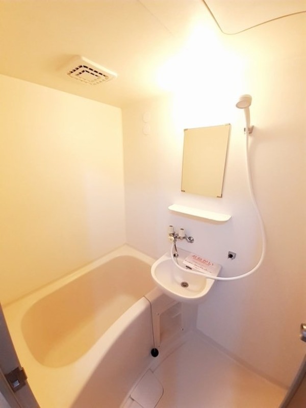 バス・シャワールーム　図面と現状に相違がある場合には現状を優先