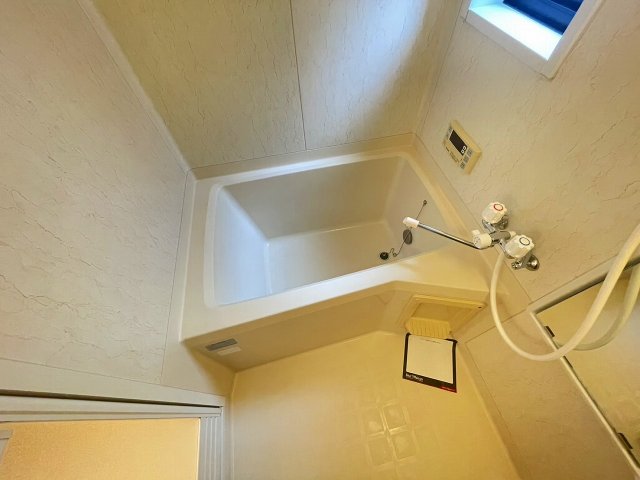 バス・シャワールーム　お風呂で日々の疲れを落としましょう