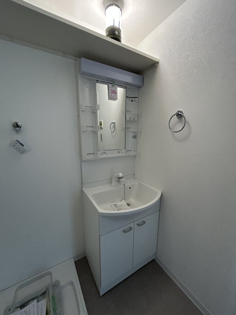 洗面設備　※写真は建築中の他号室です