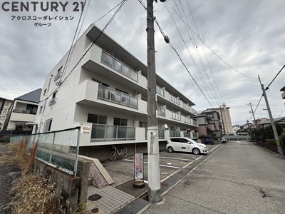 建物外観　敷地内に駐車場あります！