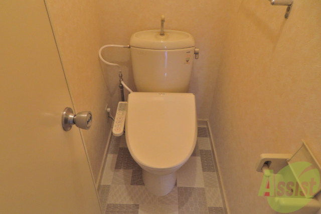 トイレ　トイレはウォシュレット付きです。シャワートイレは嬉しいですね