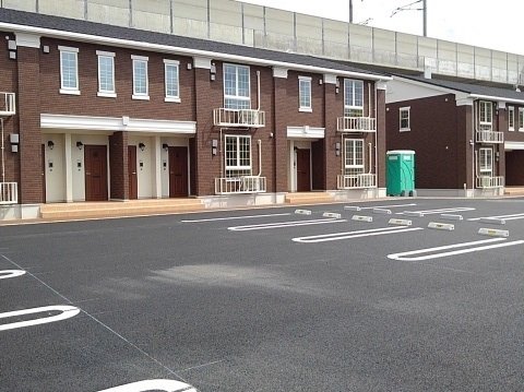 駐車場　駐車場に車を止められます